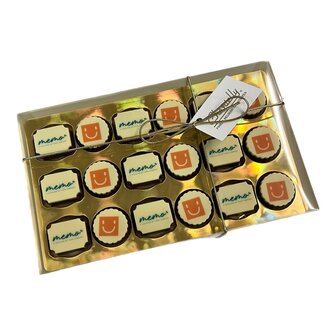 Giftbox with 18 personalised chocolates