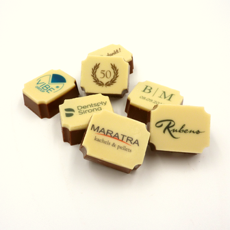 Personalised chocolates per 4 in box