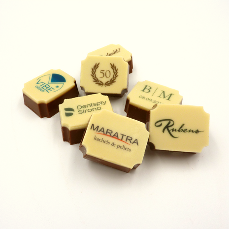 Giftbox with 36 personalised chocolates