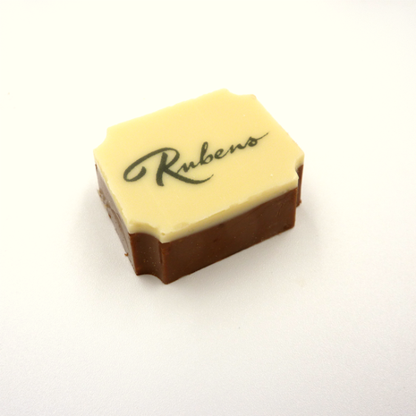 Personalised chocolates per piece